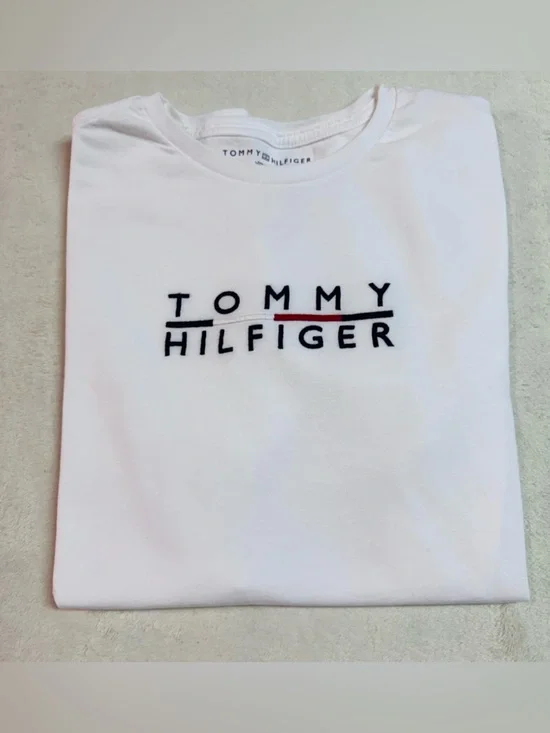 Tommy Hilfiger Short Sleeve Crewneck Tee Size S - Picture 3 of 3